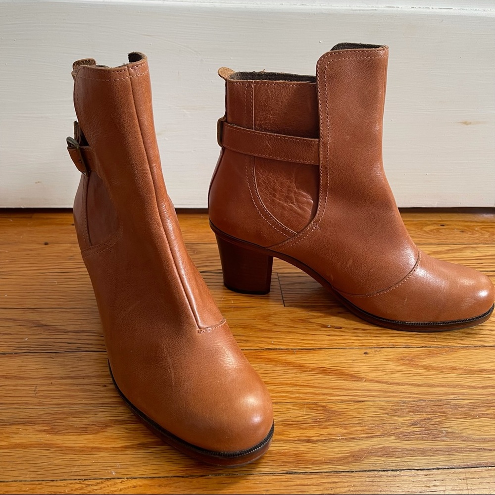 J. Shoes Hardwick Leather Buckle Block Heel Booties Tan